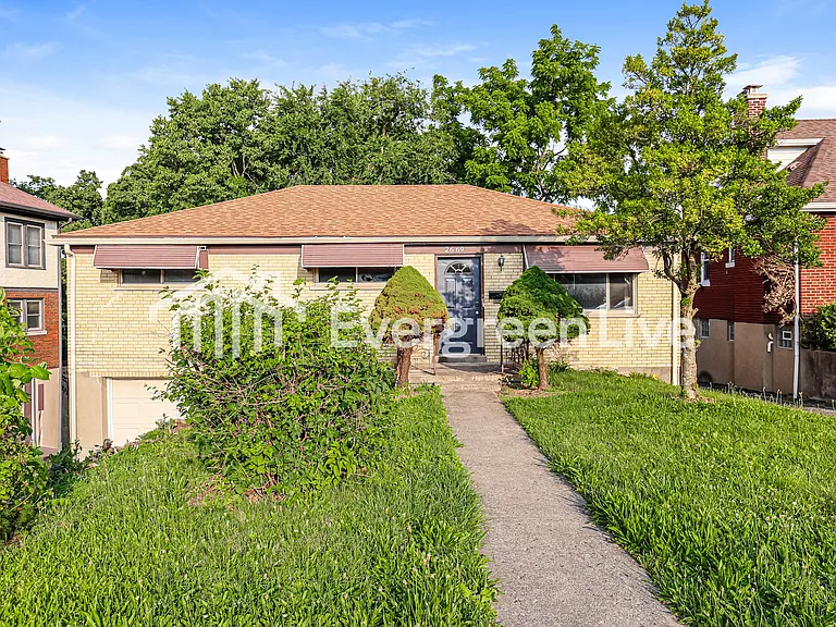 2669 Montana Ave — Photo 1