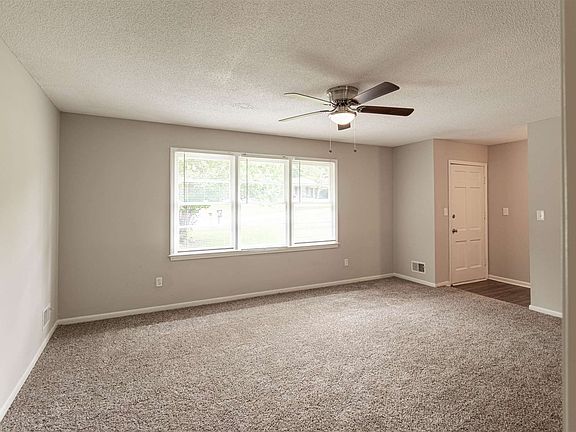 3rd image of 896 Beverly Dr