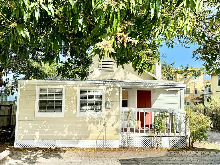 205 S Federal Hwy — Photo 28