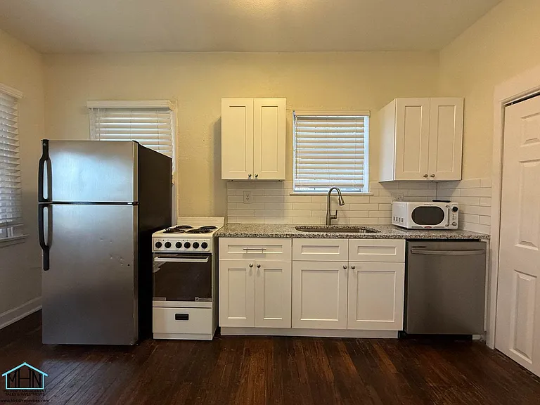 1344 Fulton Ave — Photo 6