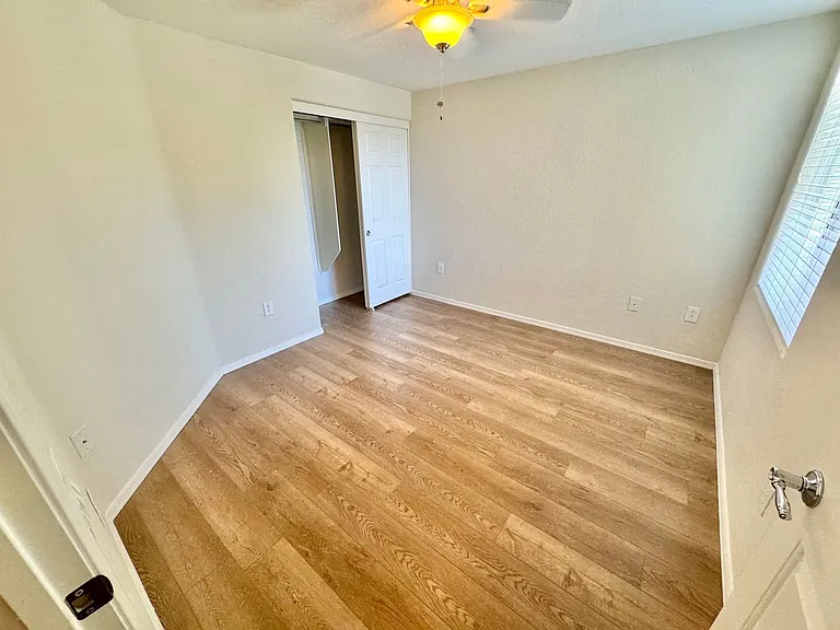 6868 Sky Pointe Dr #1036 — Photo 14