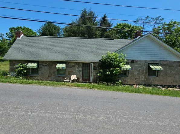 111 Pembroke St, Pembroke, VA 24136