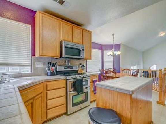 4th image of 2212 Mesa Verde Ln