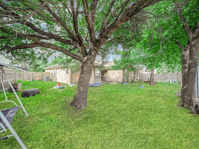 7644 Brittany Pl — Photo 10