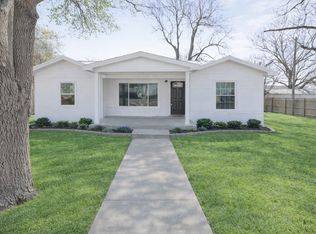 131 Long St, Bowie, TX 76230