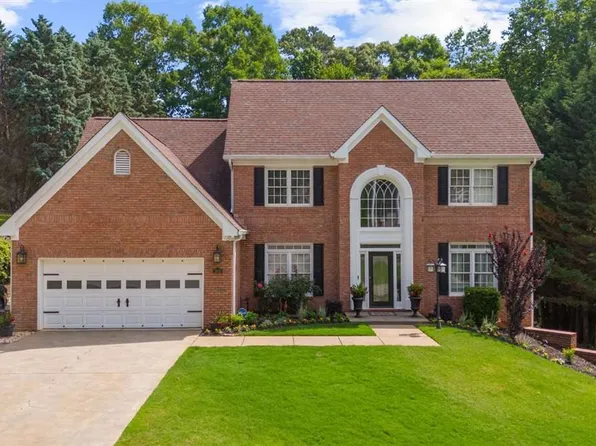 2638 Waters Edge Dr, Gainesville, GA 30504
