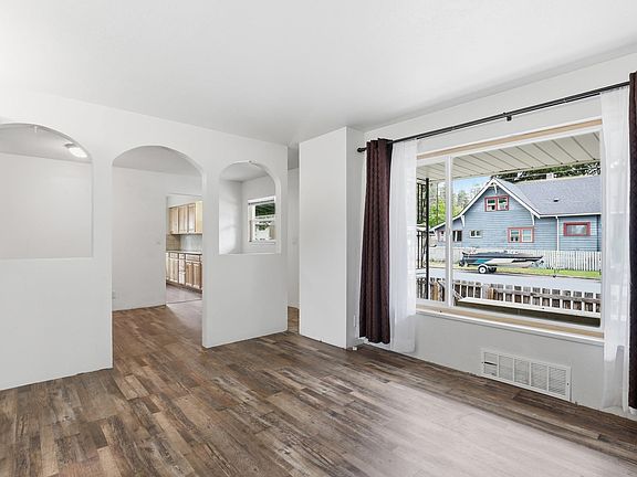 5th image of 4607 N G St
