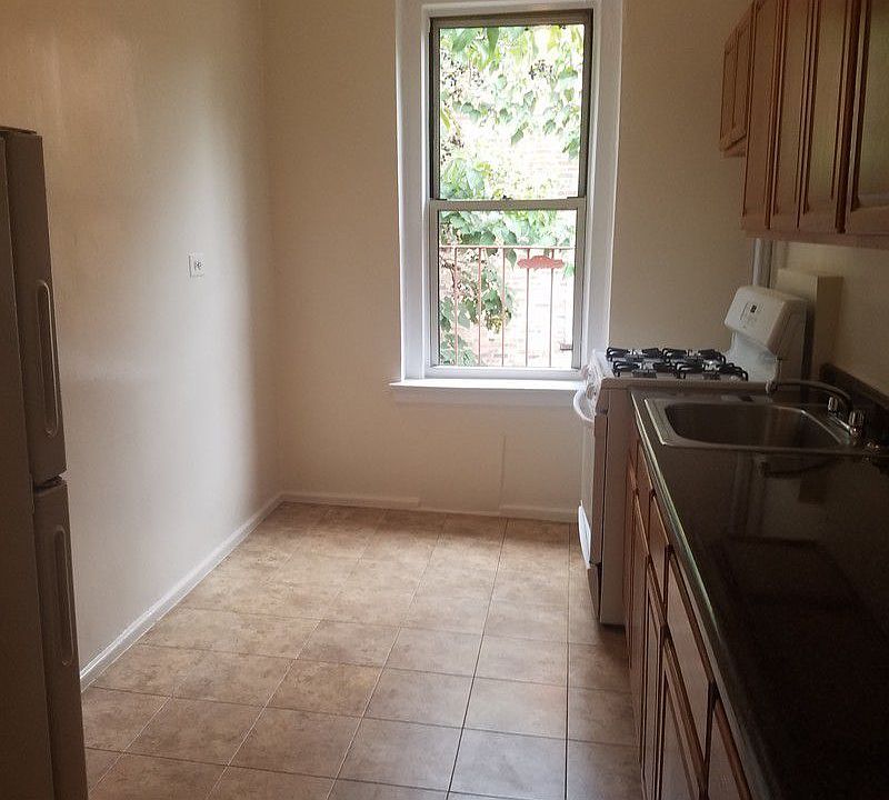 1st image of 4761 Broadway APT 6J