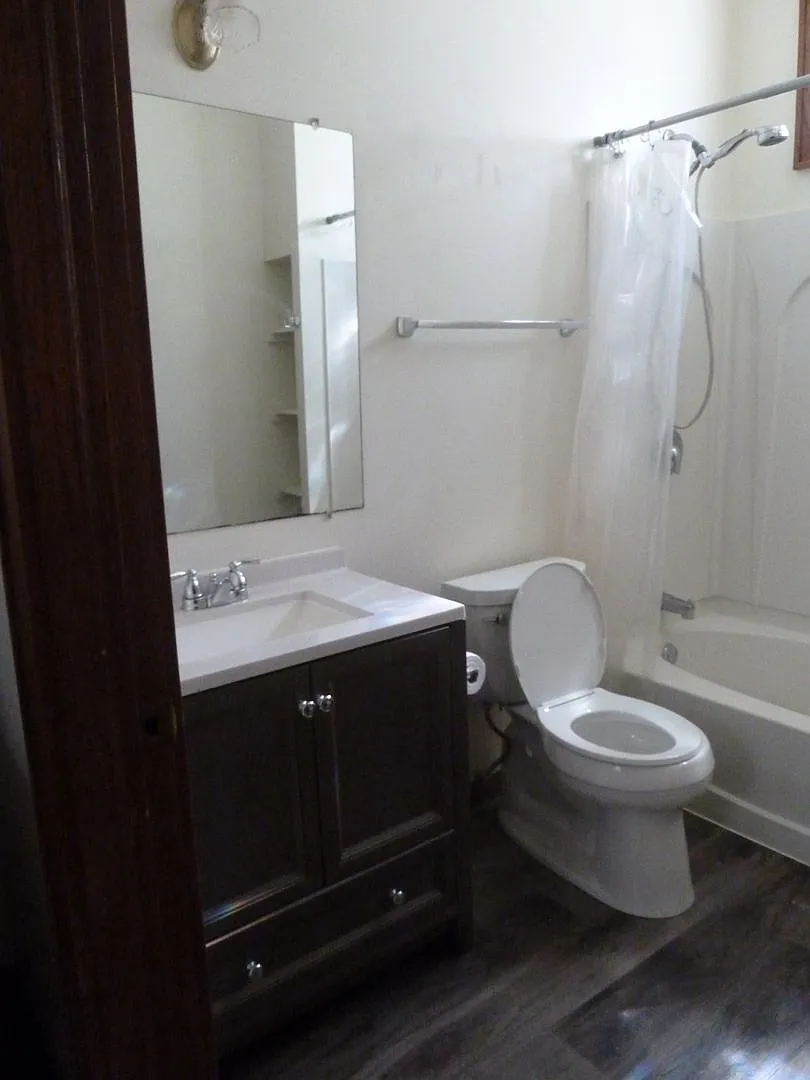 426 E Smith st — Photo 2