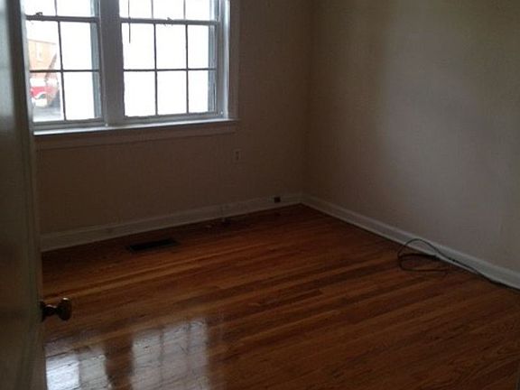 5th image of 5301 Fort Ave APT 10
