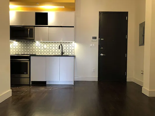 Rented by TheLocals LLC | media 41