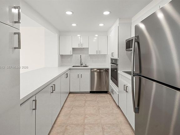 5th image of 11111 Biscayne Blvd #19D