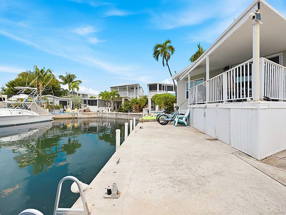 3rd image of 701 Spanish Main Dr #123