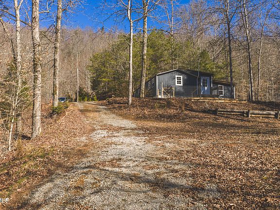 3rd image of 637 Jacobs Hollow Rd