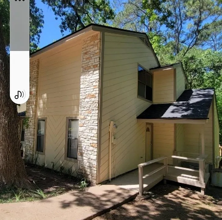 78 Villa Way