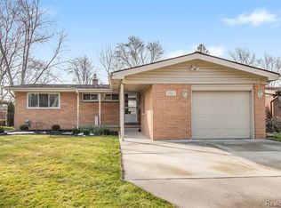 1051 Brooklawn Rd, Troy, MI 48084