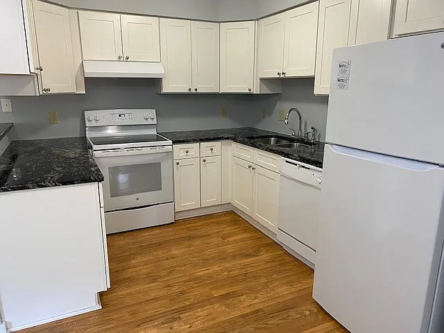 2 bed, 2.0 bath, 967 sqft, $1,395 — Photo 3