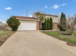 2013 Briar Hill Dr, Schaumburg, IL 60194