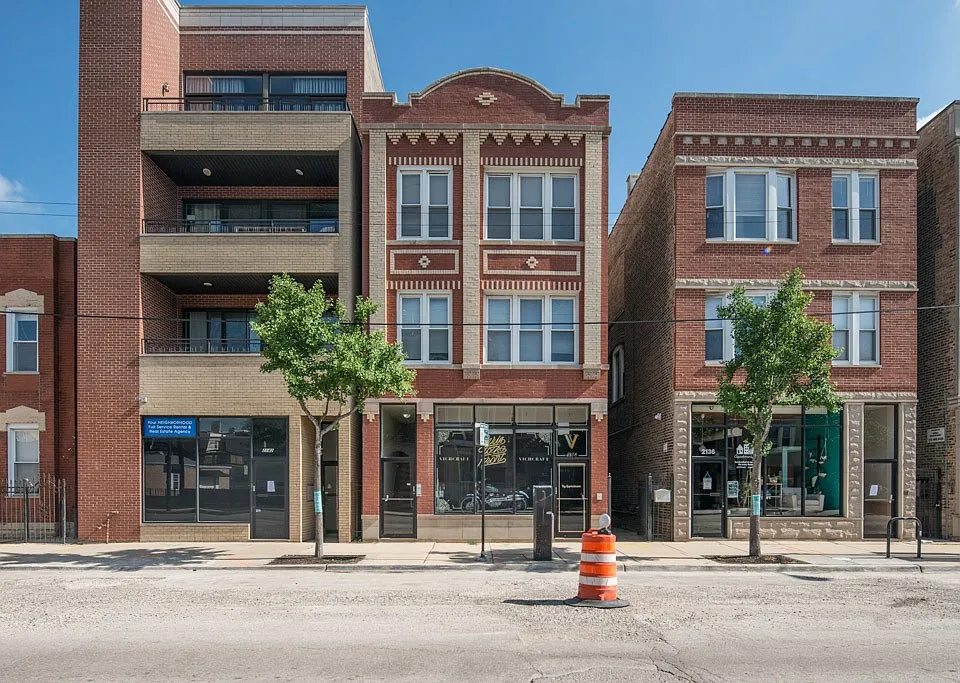 2138 W Chicago Ave #R4