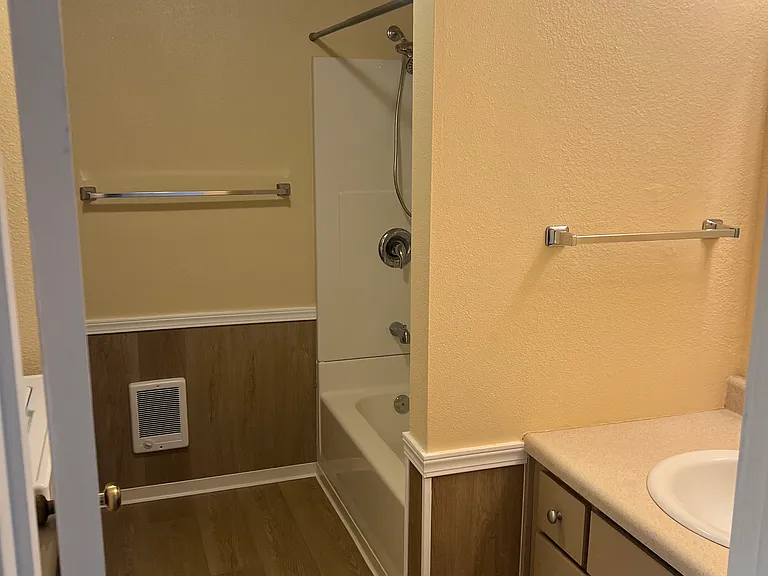 518 Quinn Ave #2 — Photo 6