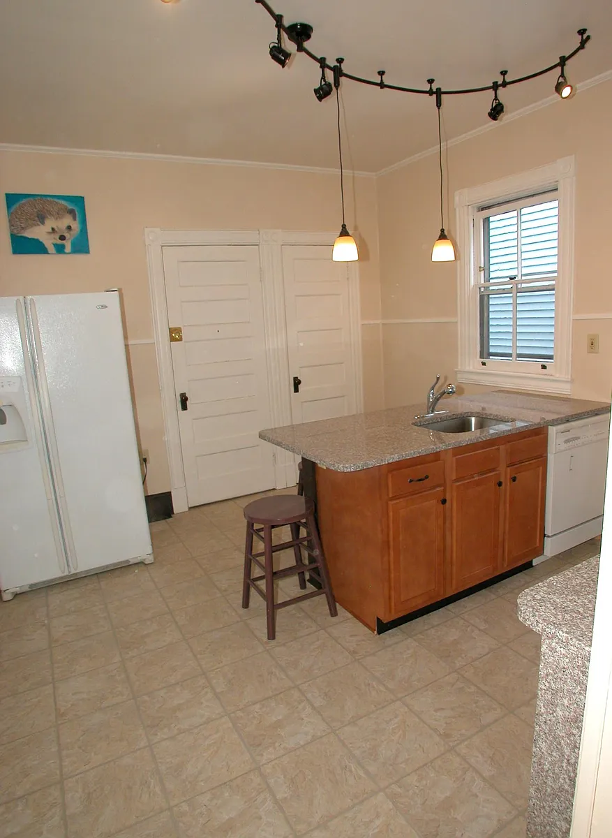 Building Photo - 447 Hamilton St #A
