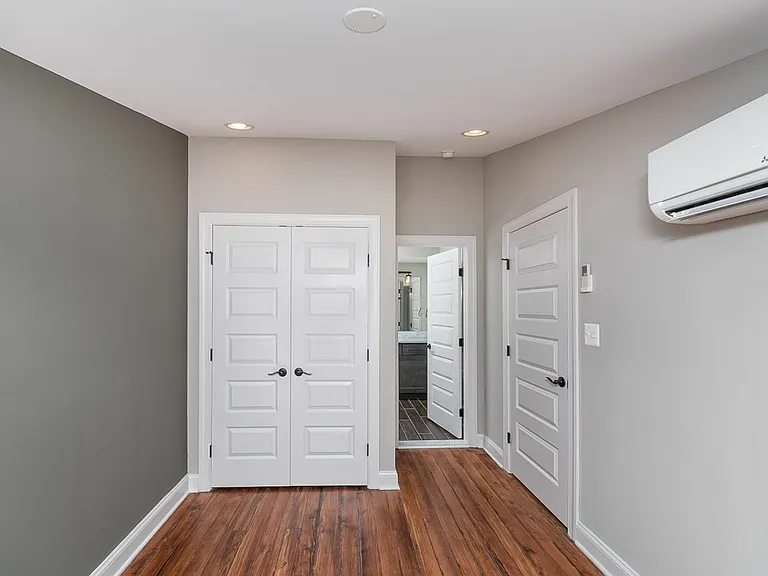 814 Cathedral St — Photo 17