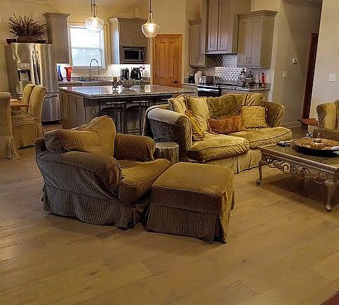 Main living room/Kitchen