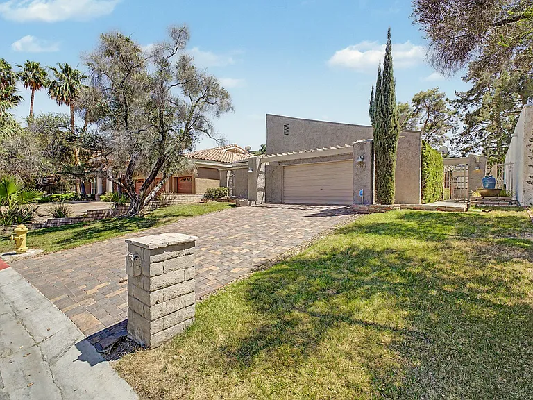 3172 Bel Air Dr — Photo 3