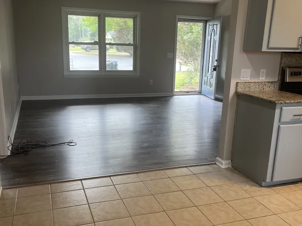 1016 Farr Ct, Hinesville, GA 31313