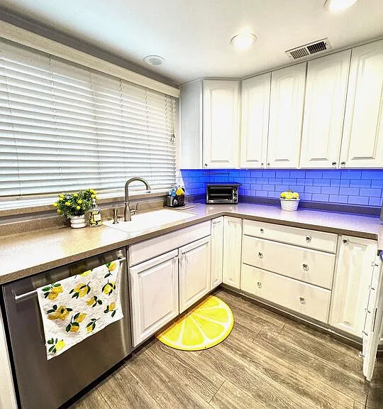 8020 Cora St — Photo 18