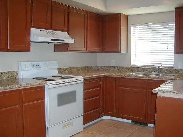 1181 E 7450 S — Photo 3
