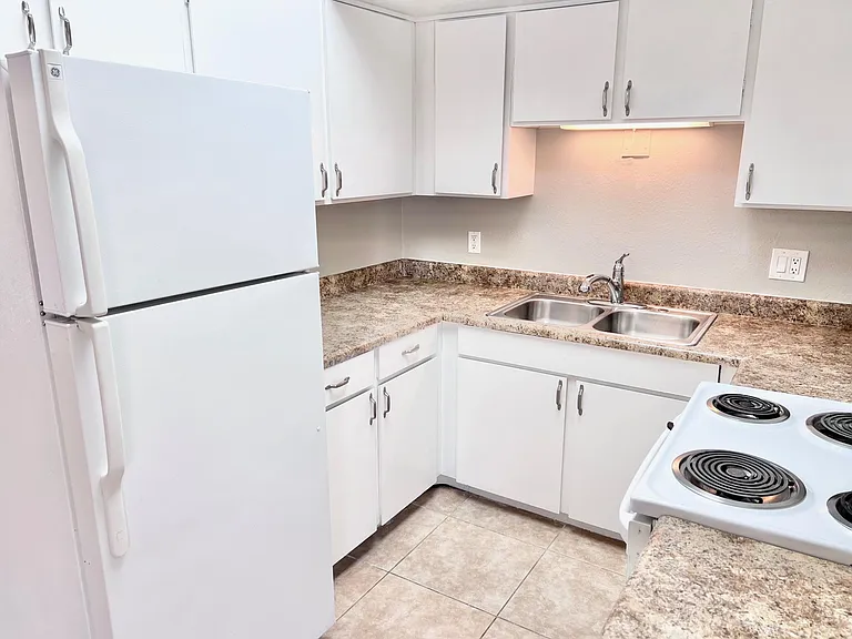 2502 N 46th St #6 — Photo 7