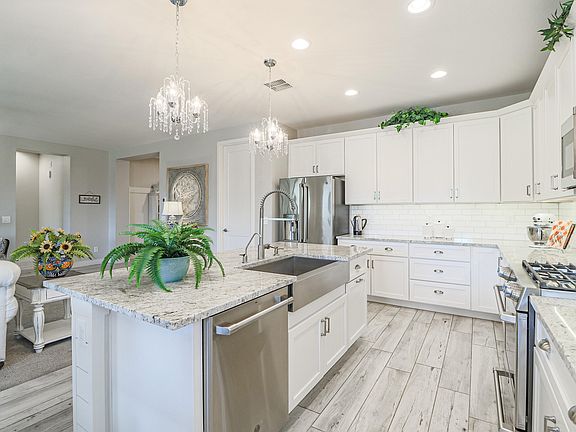2nd image of 105 W Winterberry Ave