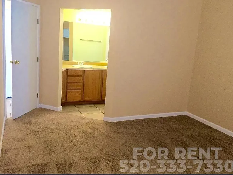 3001 W Hampshire Ct — Photo 10