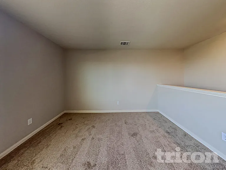 524 Yearwood Ln — Photo 3