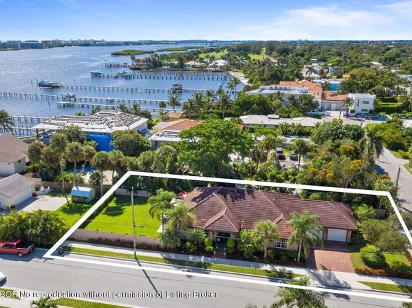 15 Wellesley Dr, Lake Worth, FL 33460