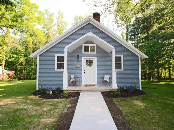 176 Berg Rd, Ontario, NY 14519