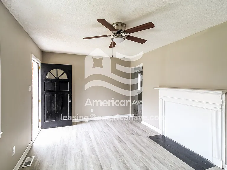 1617573_004_wm_-_living_room_13575005.jpg