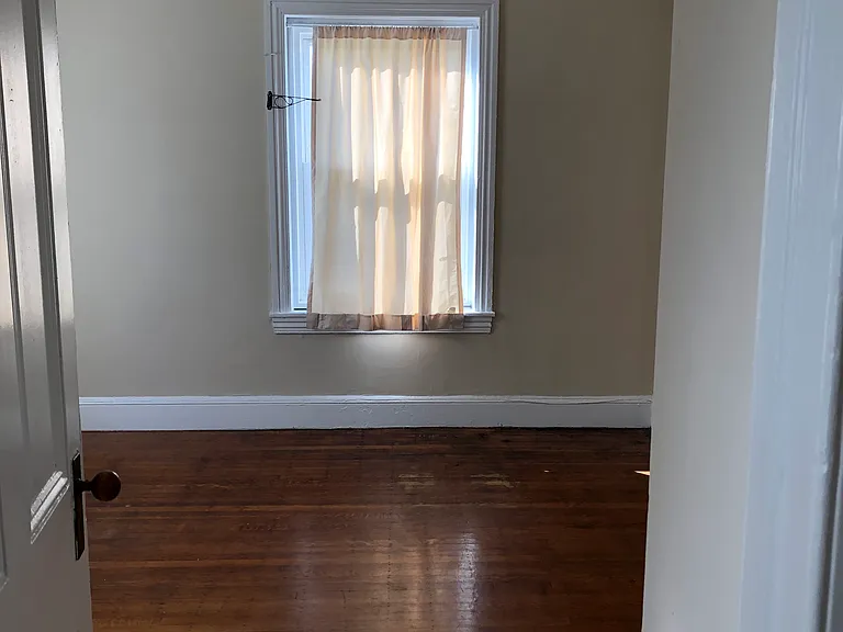 2124 Walnut St #3R — Photo 8