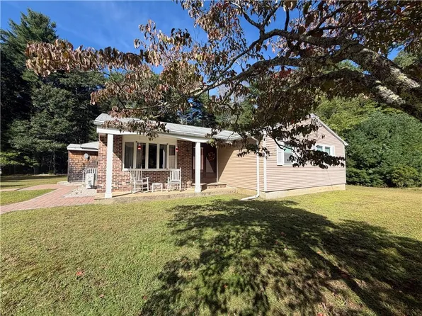 19 Crestwood Dr, Richmond, RI 02832