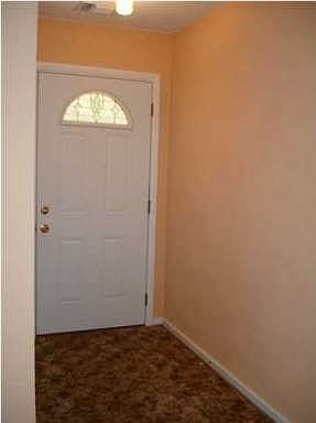 4th image of 416 Surrey Dr