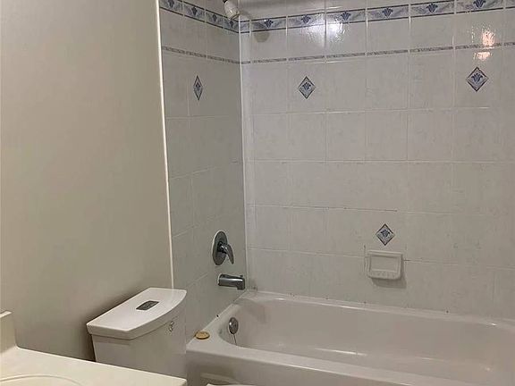 5th image of 27 Moresby St