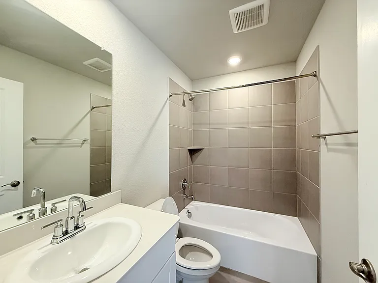 2215 Gustavus Dr — Photo 12