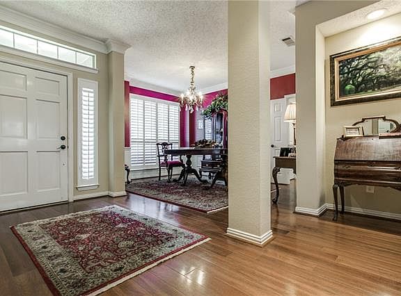 4th image of 3307 Arcadia Dr
