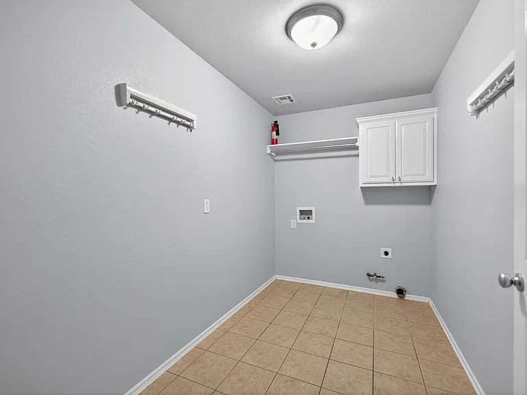12007 S Vine St — Photo 26