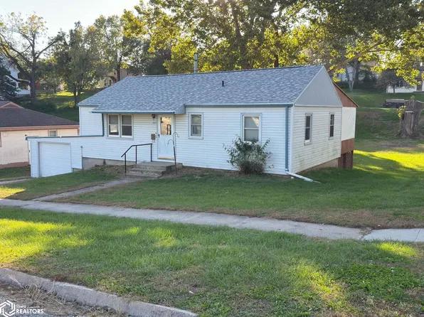 1103 Davis Ave, Corning, IA 50841