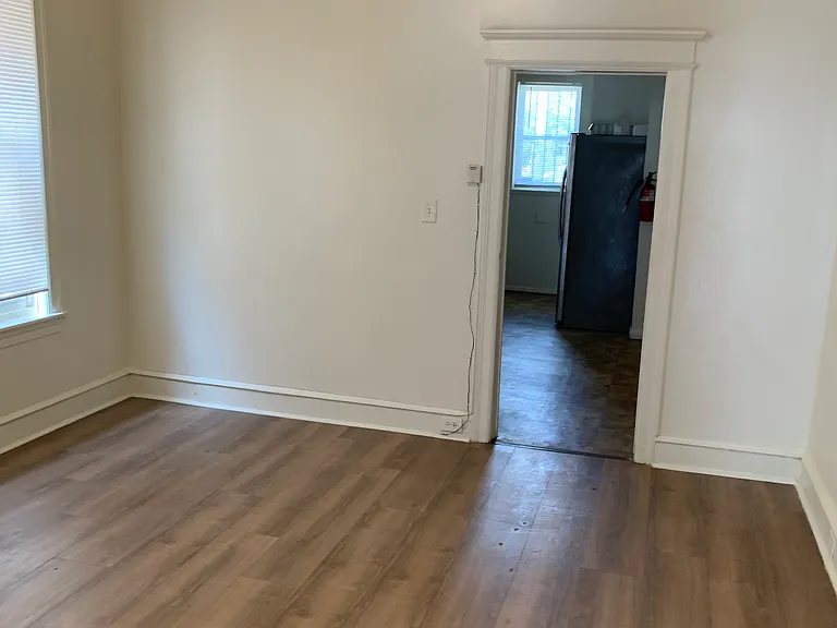 1142 Princess Ave — Photo 8