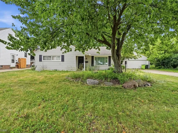 2200 Buena Vista Dr, Wickliffe, OH 44092