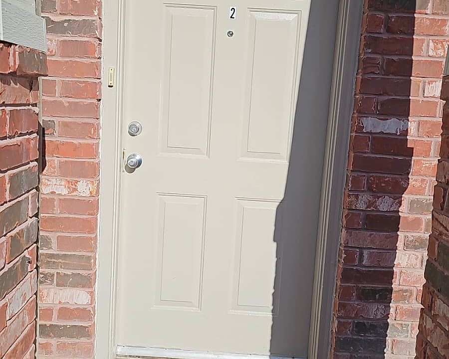 1st image of 2611 Fort Brown Ave APT 2