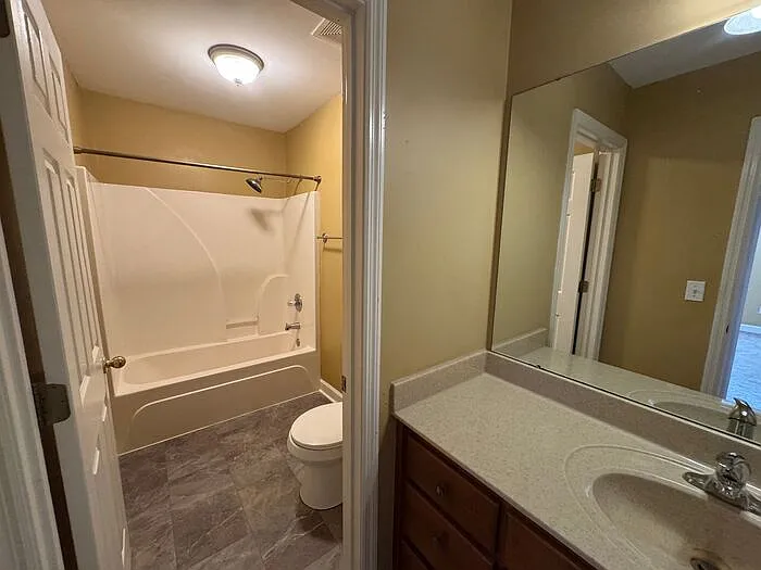 5311 Frankford Dr SE — Photo 16